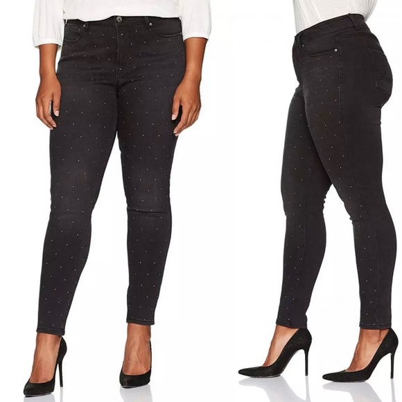 rebel wilson skinny jeans